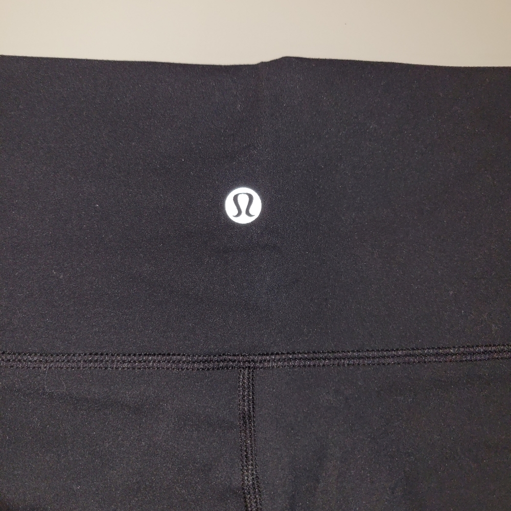 BNWT  Black Lululemon Leggings Wunder Under 25'